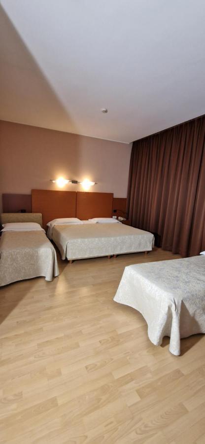 Bella Italia Palace Hotel Novara Exterior foto